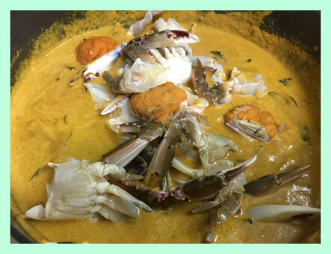 crab-curry-step-7-adding-crab