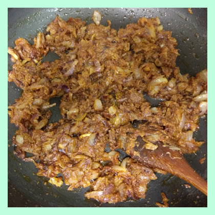 Fry onion garlic and ginger Japanese quail (Kaadai) masala