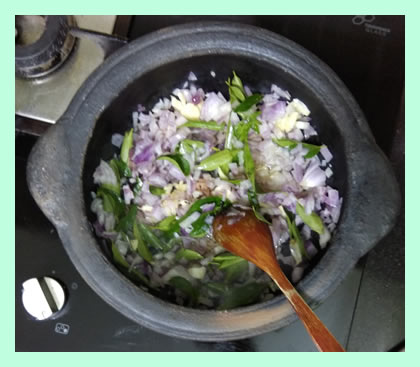 man-satti-add-onion-garlic-and-fry