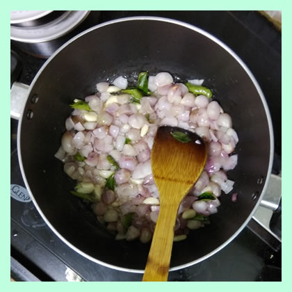 shrimp-fry-frying-onion-garlic-curry-leaves