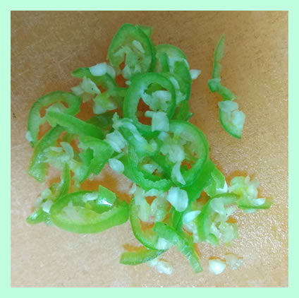 sundal-chopped-green-chilli